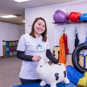 Sadie-cheng-speech-therapist-playing-with-toy-cow-garden-valley-blvd-roseburg-oregon-e3 Sadie-cheng-speech-therapist-playing-with-toy-cow-garden-valley-blvd-roseburg-oregon-e3